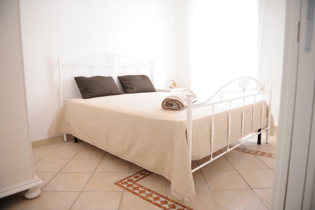 Dimora Pace - Apulianstay Group Monopoli Bagian luar foto